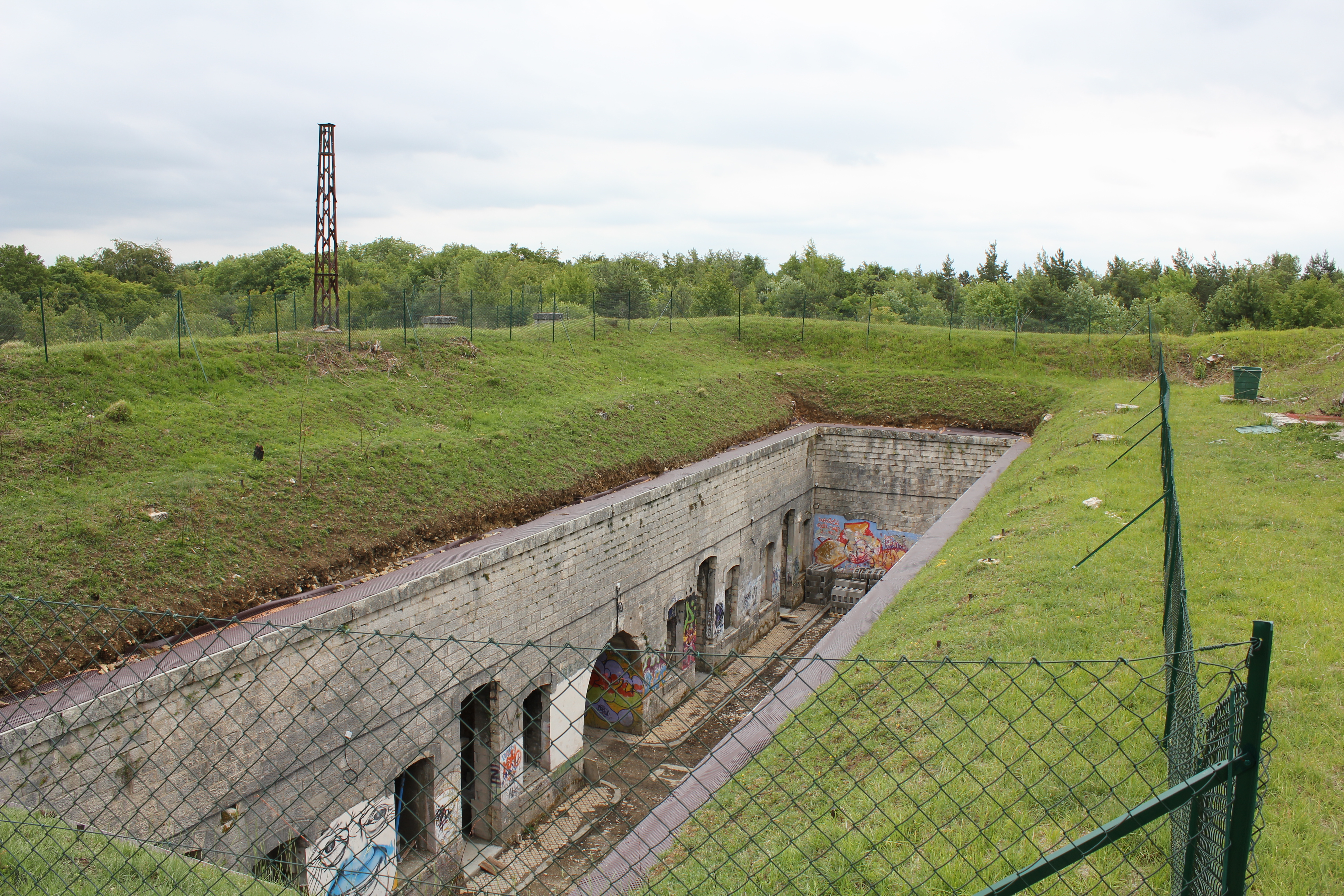 Fort Location : ambiance du site isolé et discret (Grand Est)